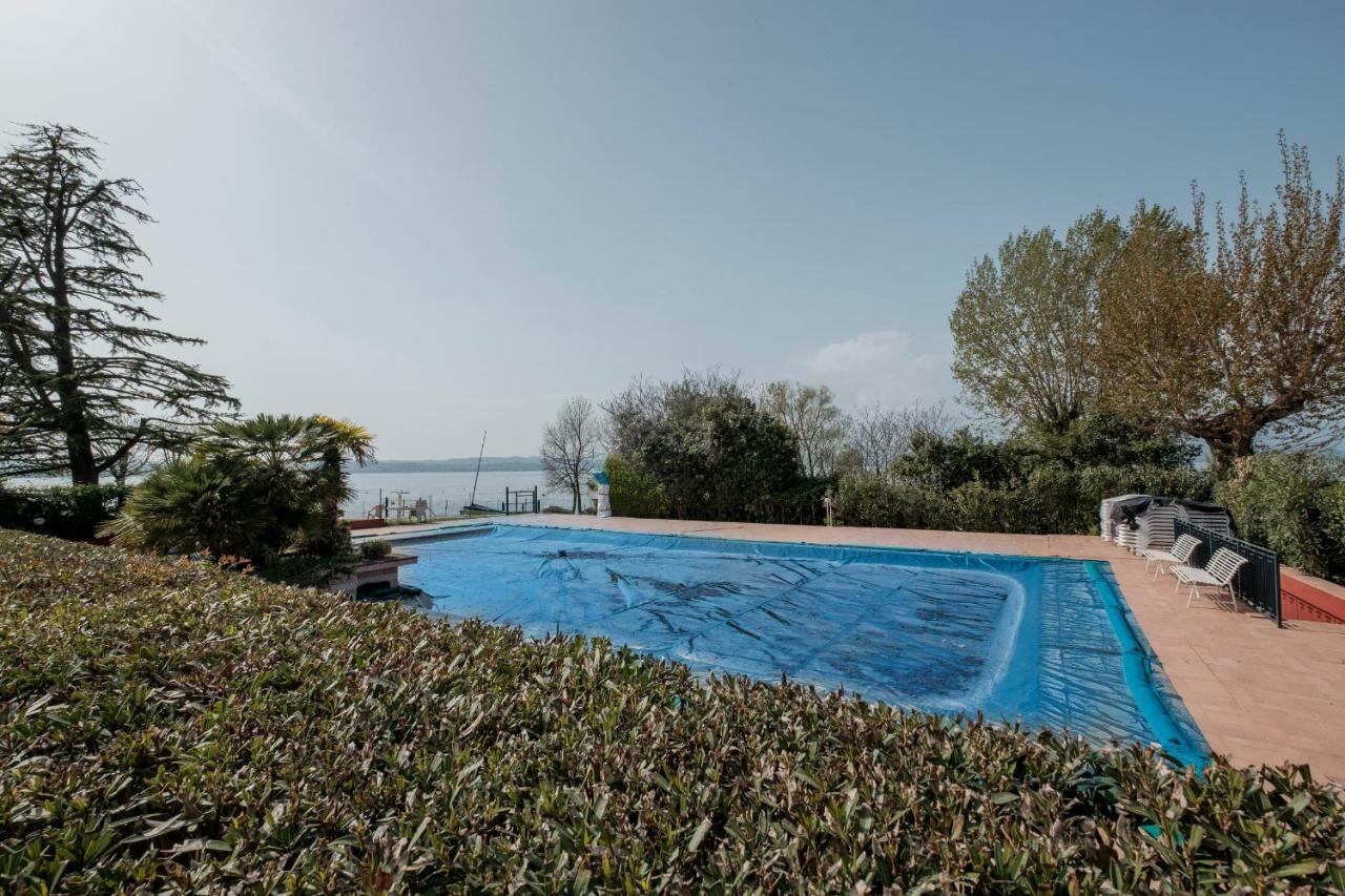 Residence Holiday Sirmione B8 Екстер'єр фото
